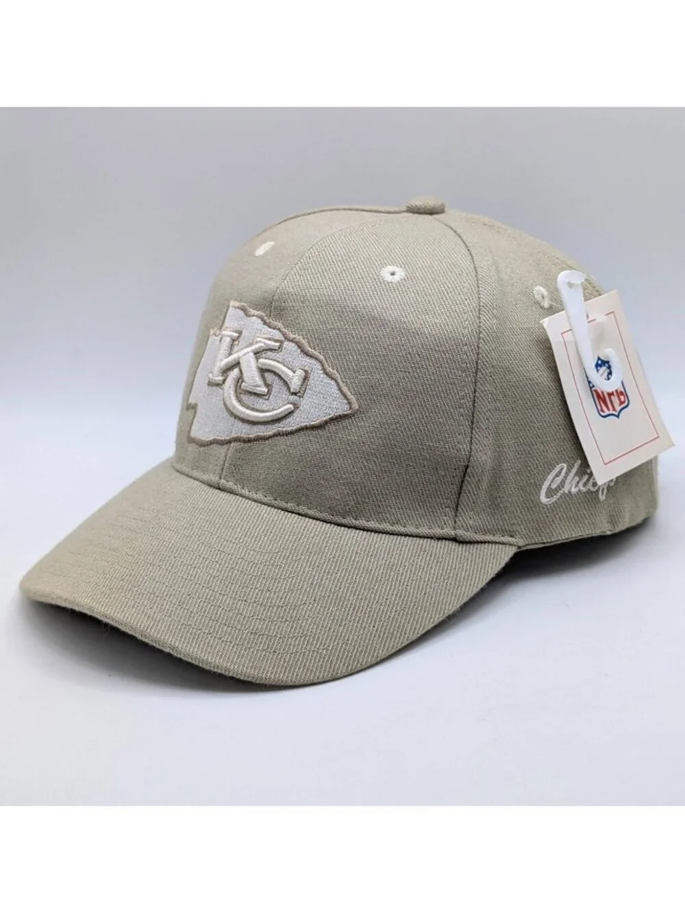 NEW NWT Kansas City Chiefs NFL Football Beige Tan & White Adjustable Strap Back